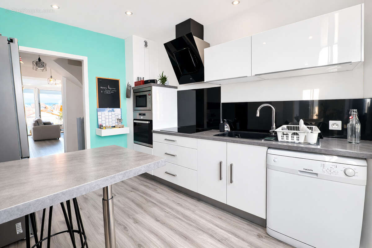 Appartement à LE COTEAU