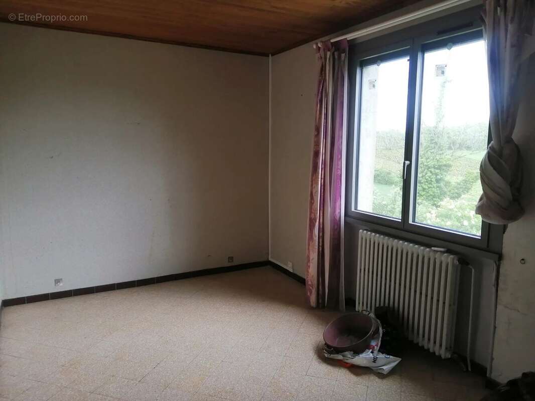 Maison à CAHUZAC-SUR-VERE