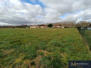 Terrain à BAIGNES-SAINTE-RADEGONDE