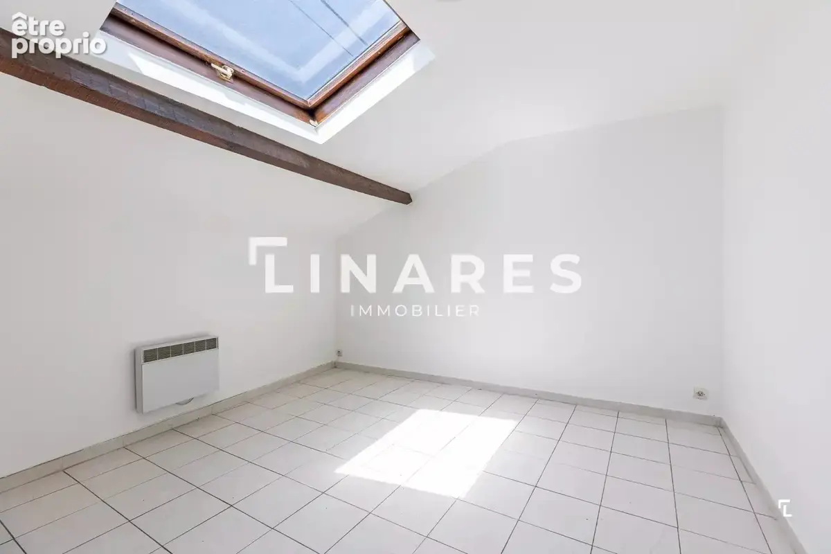 LE SAINT-JULIEN - Maison de village T3 Duplex de 70m2 - 13012 - photo 9