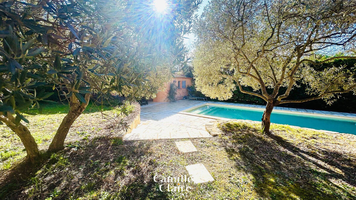 Maison à POURRIERES