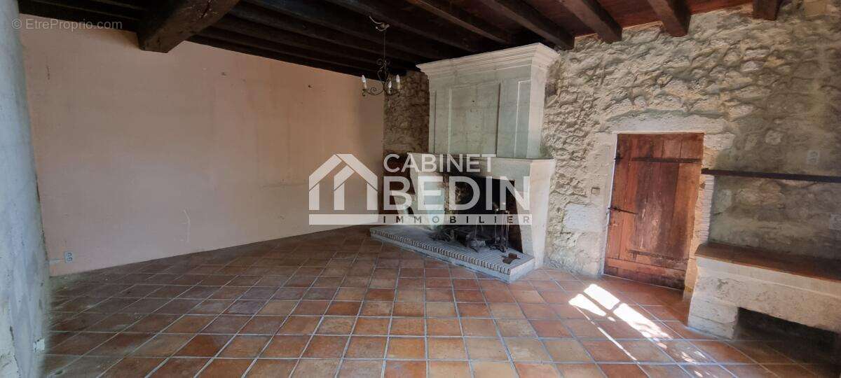 Maison à SAINT-ROMAIN-LA-VIRVEE