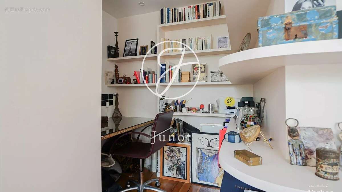 Appartement à PARIS-7E