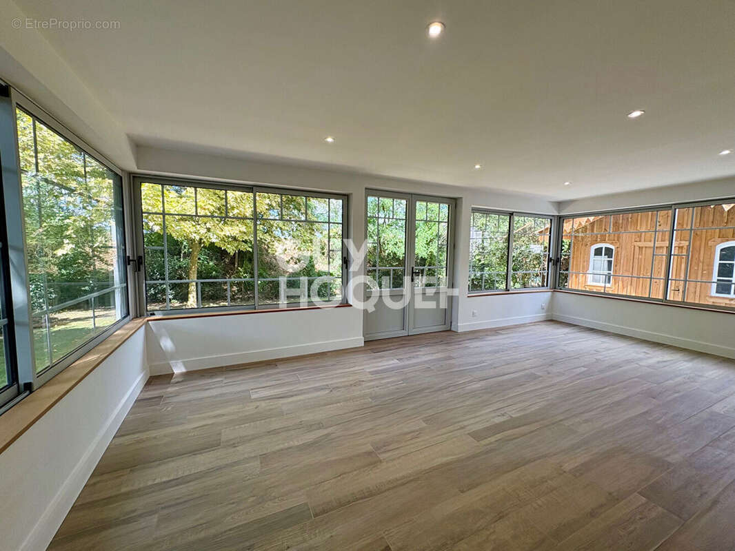 Maison à VILLENAVE-D&#039;ORNON