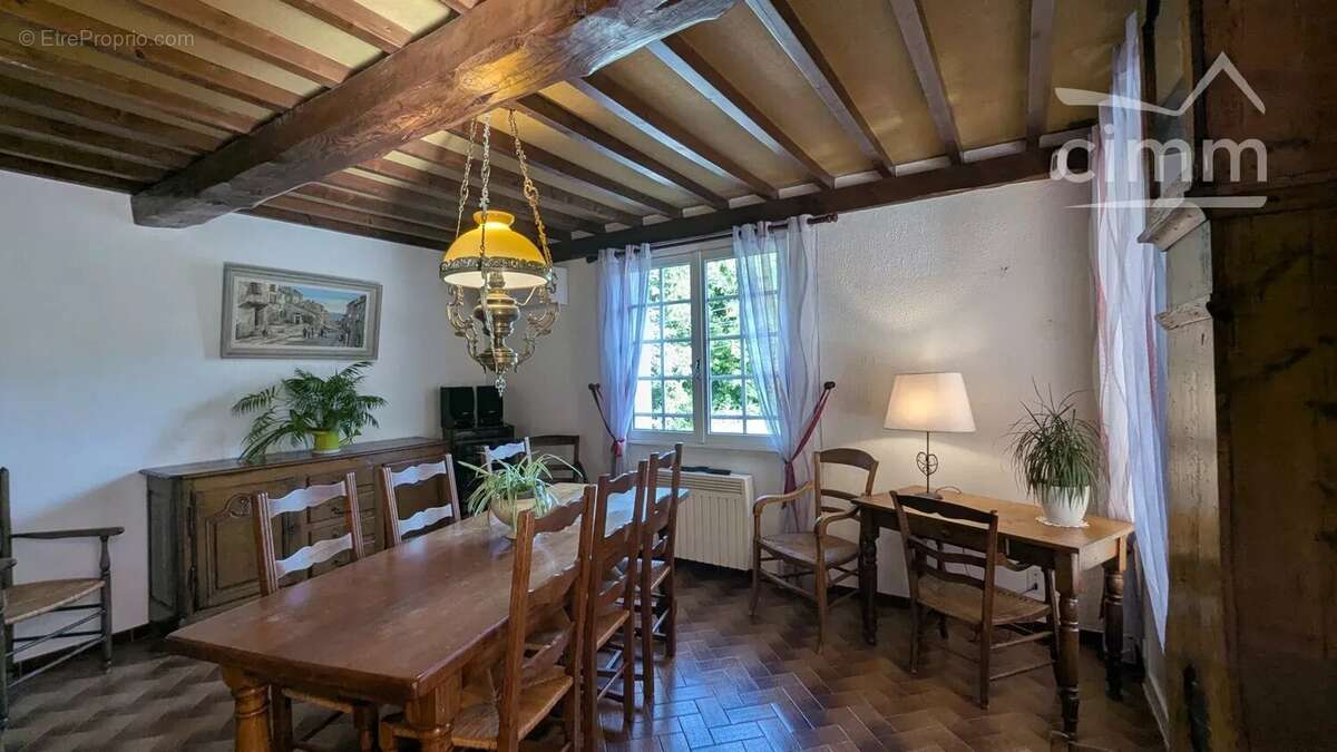 Maison à SAINT-PIERRE-DE-CHANDIEU