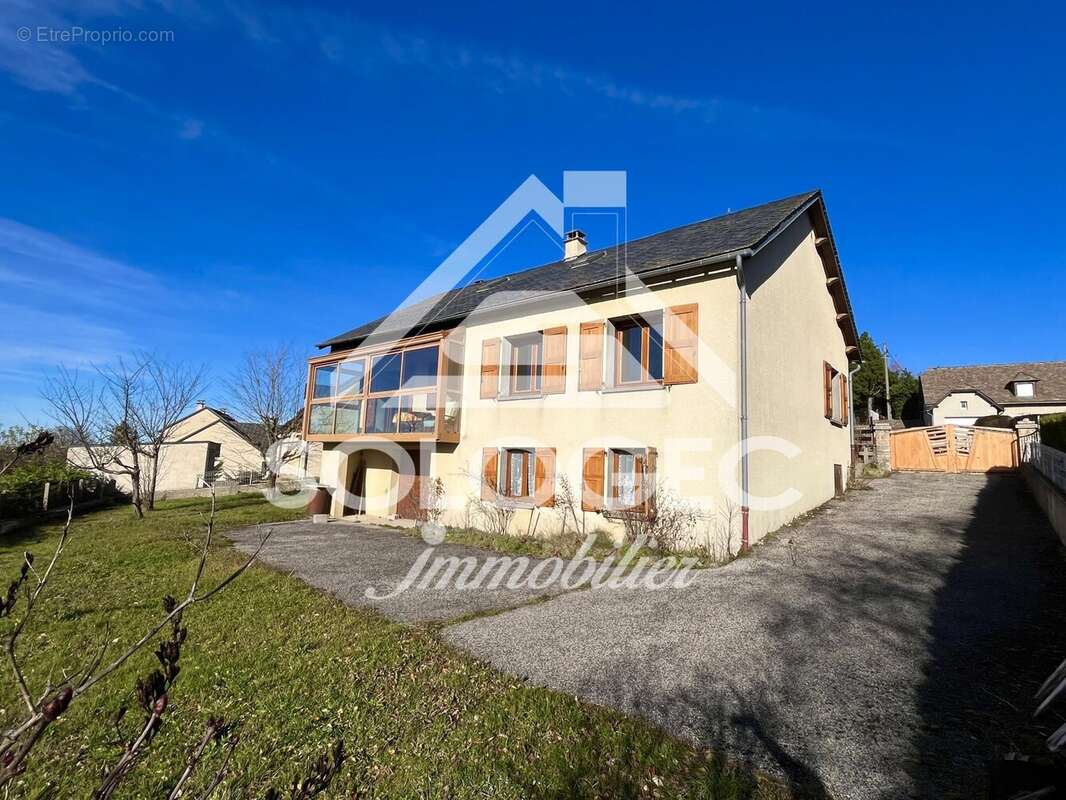 Maison à RIEUTORT-DE-RANDON