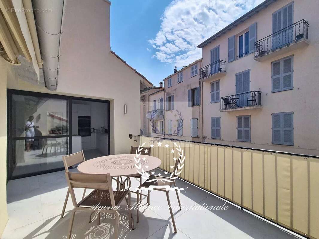 Dernier étage d'exception de 100 m² – terrasse – vue mer & port - photo 12