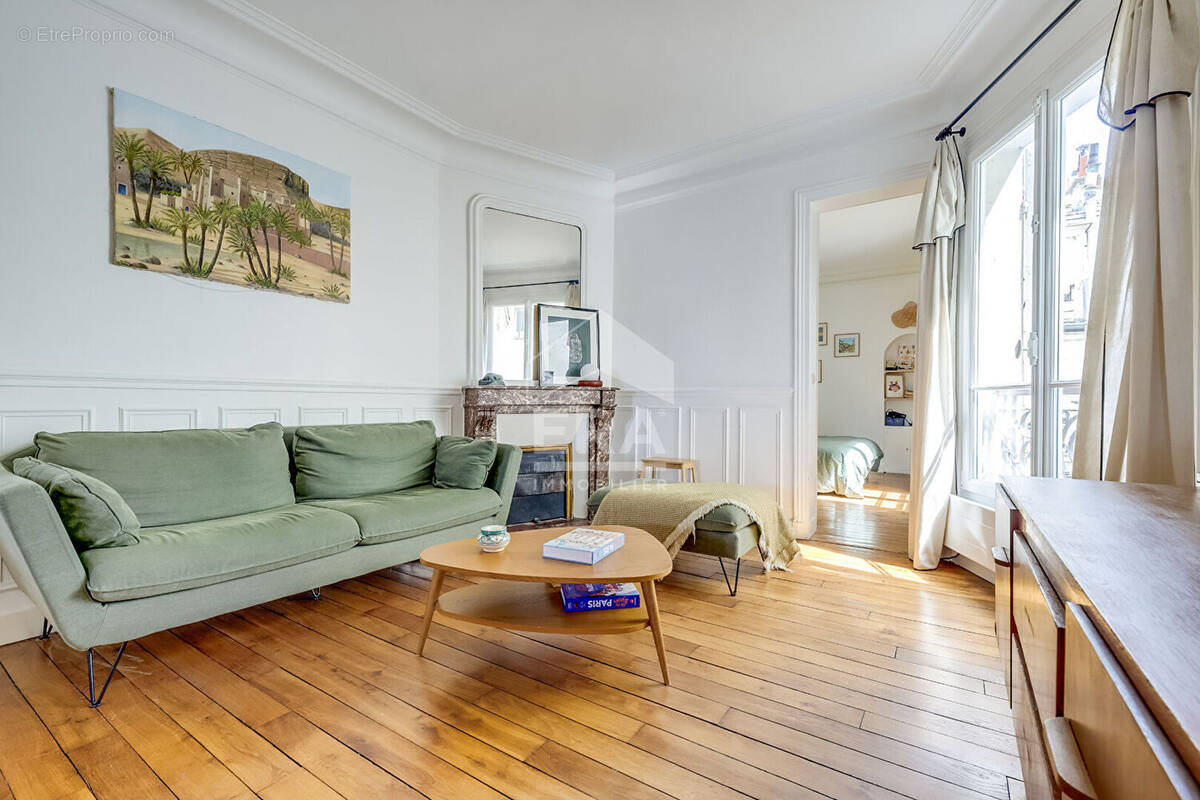 Appartement à PARIS-17E