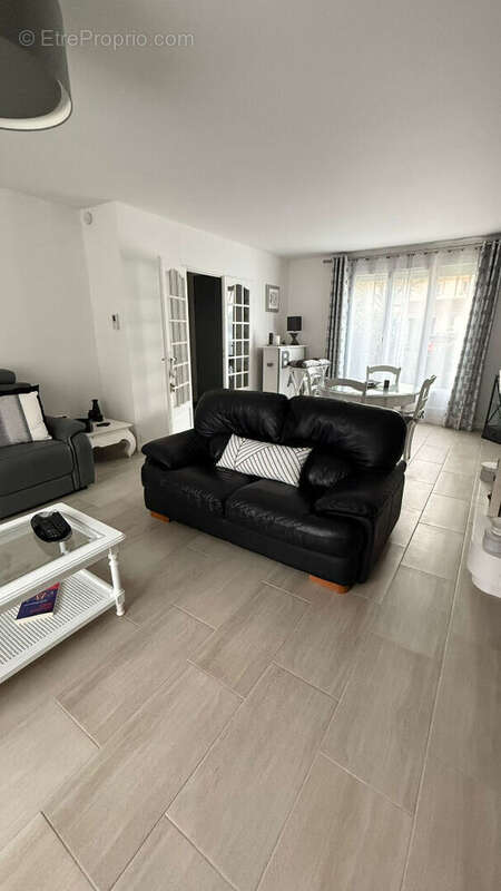 Maison à SAVIGNY-LE-TEMPLE