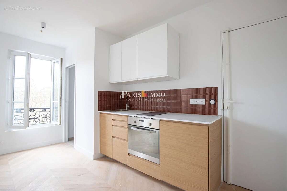 Appartement à PARIS-18E