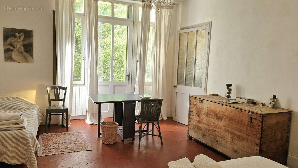 Maison à SAINTE-CECILE-LES-VIGNES