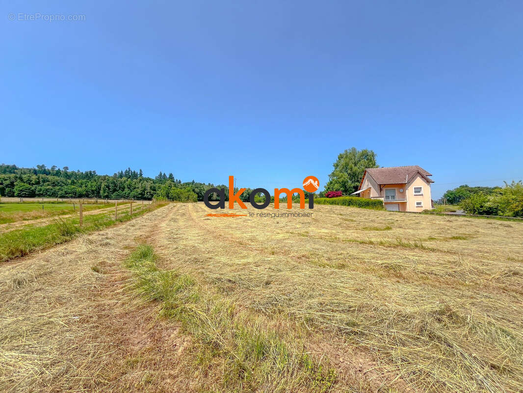 Terrain à LACHAPELLE