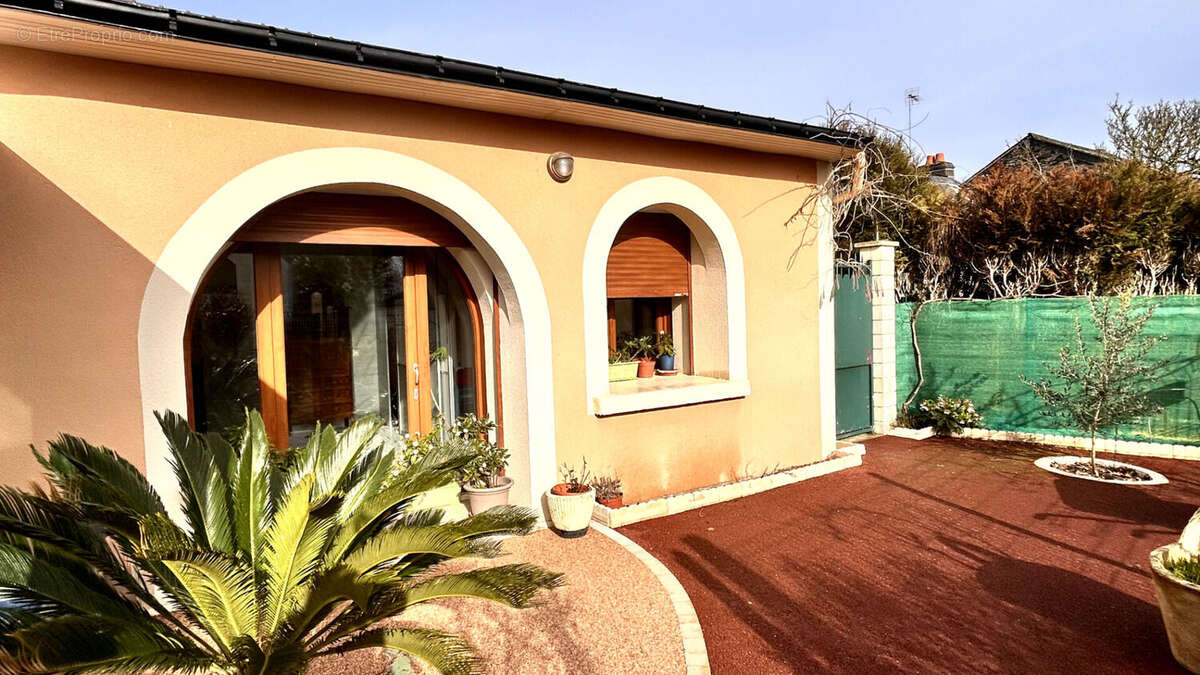 Maison à LE LOUROUX-BECONNAIS