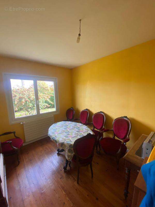 Maison à AMBARES-ET-LAGRAVE