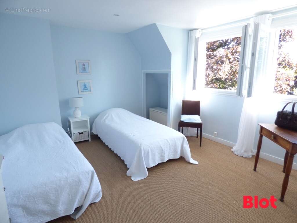 Maison 162 m² à Saint-Briac-Sur-Mer  - photo 7