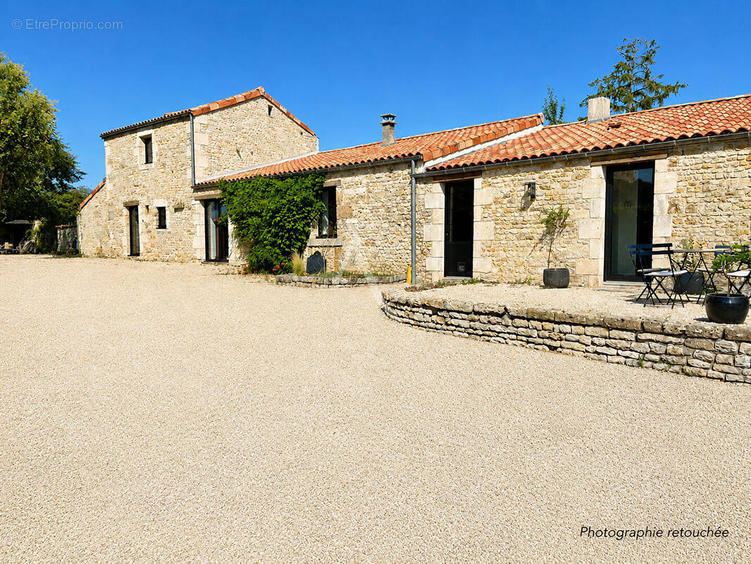 Maison à FONTENAY-LE-COMTE