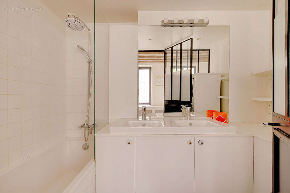 Appartement à PARIS-2E