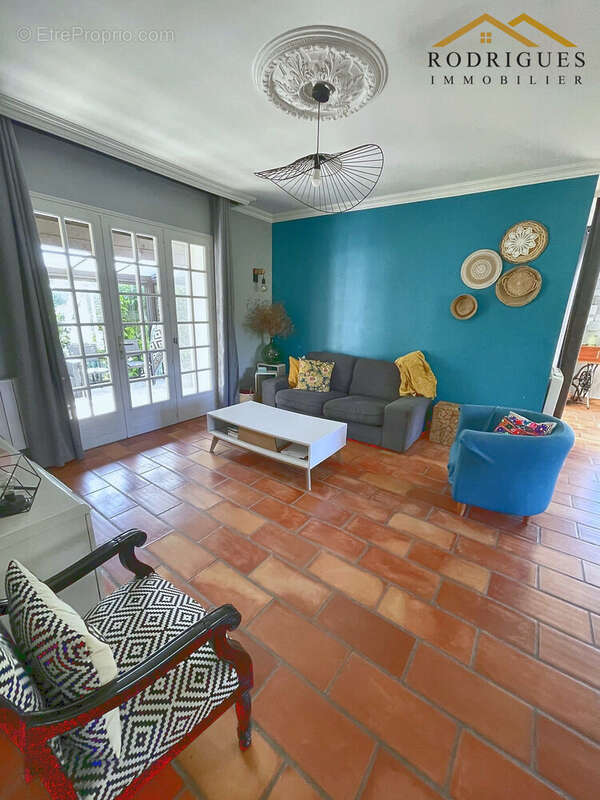 Maison 175 m² à Marguerittes  - photo 3