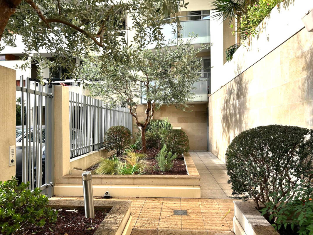 Appartement à MARSEILLE-4E