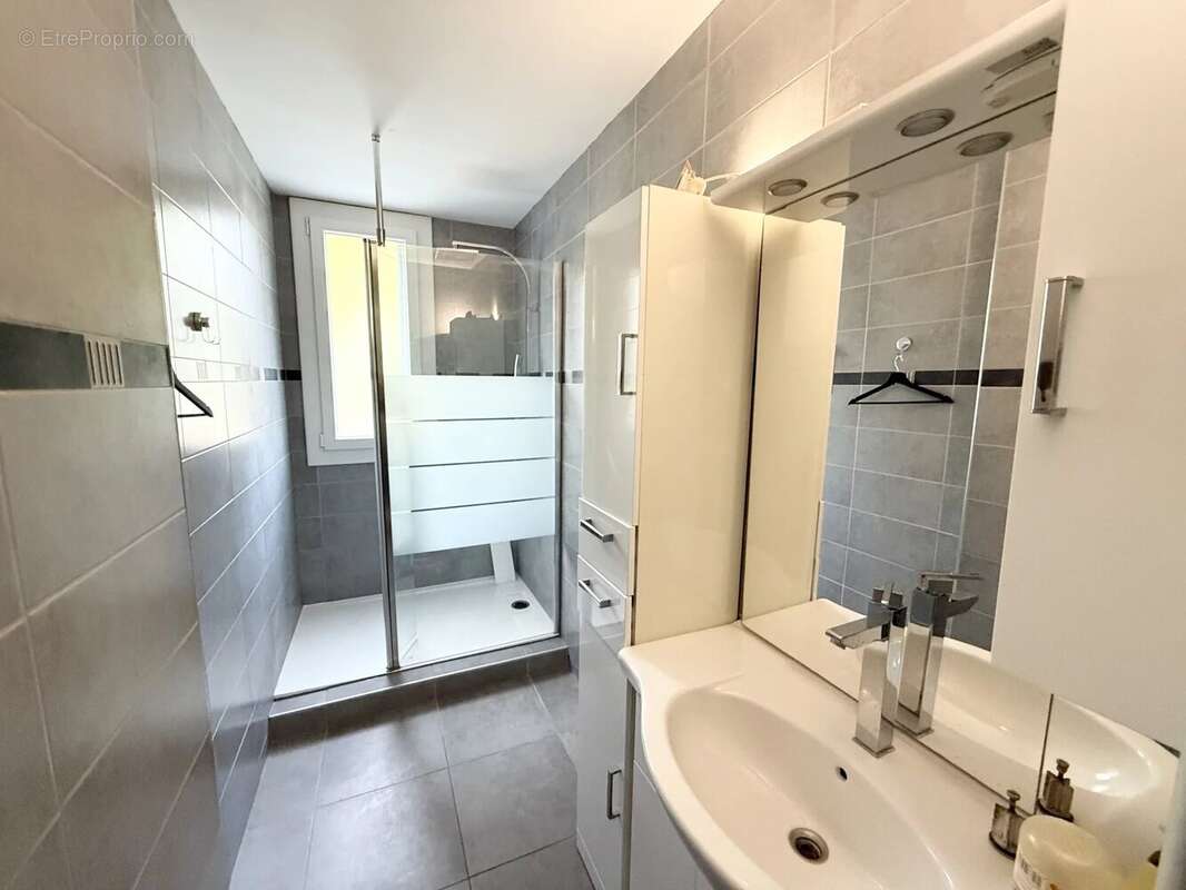 Appartement à LE PONT-DE-CLAIX