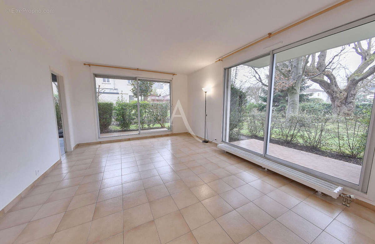 Appartement à NOGENT-SUR-MARNE