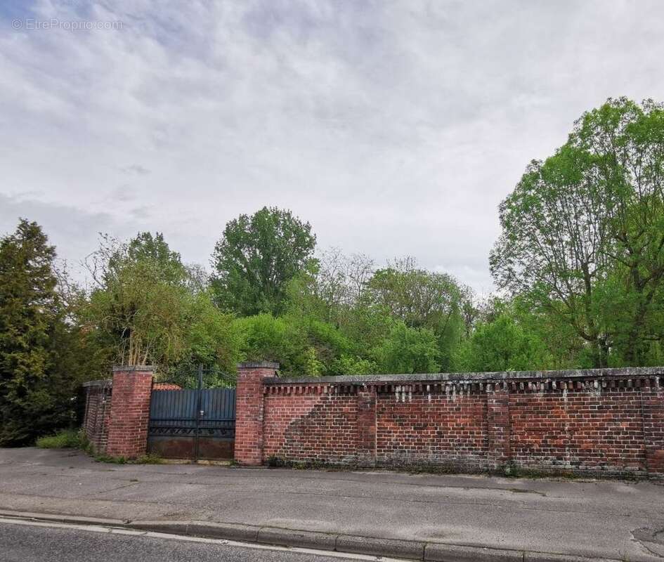 Terrain à LONGUEIL-SAINTE-MARIE