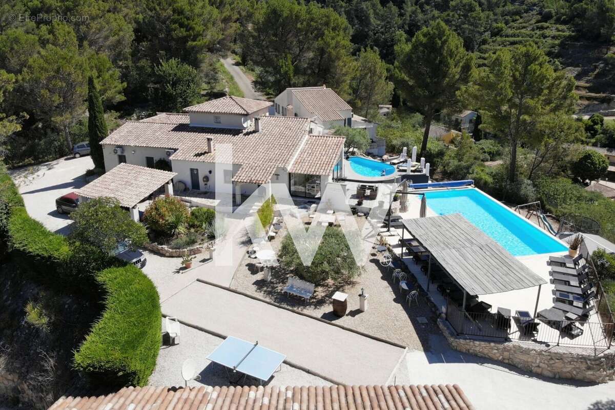 Maison à FONTAINE-DE-VAUCLUSE