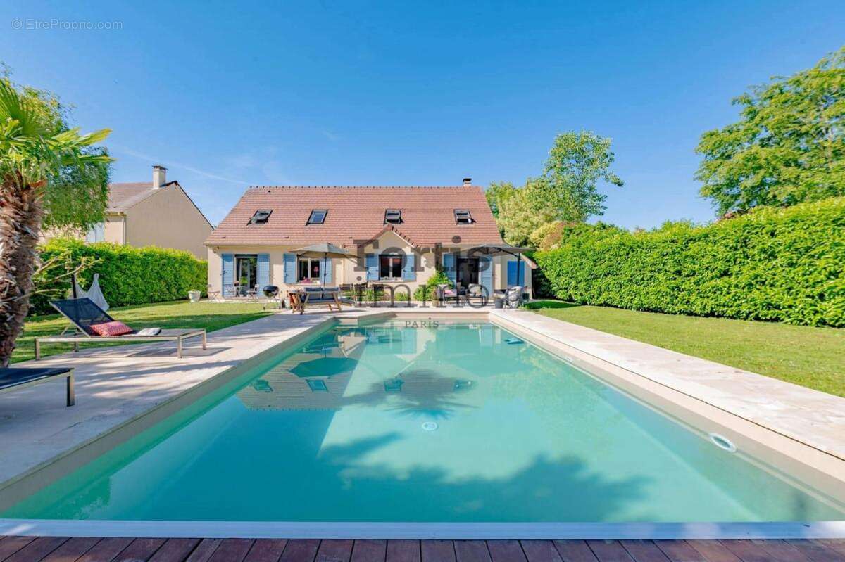 Maison à ETIOLLES