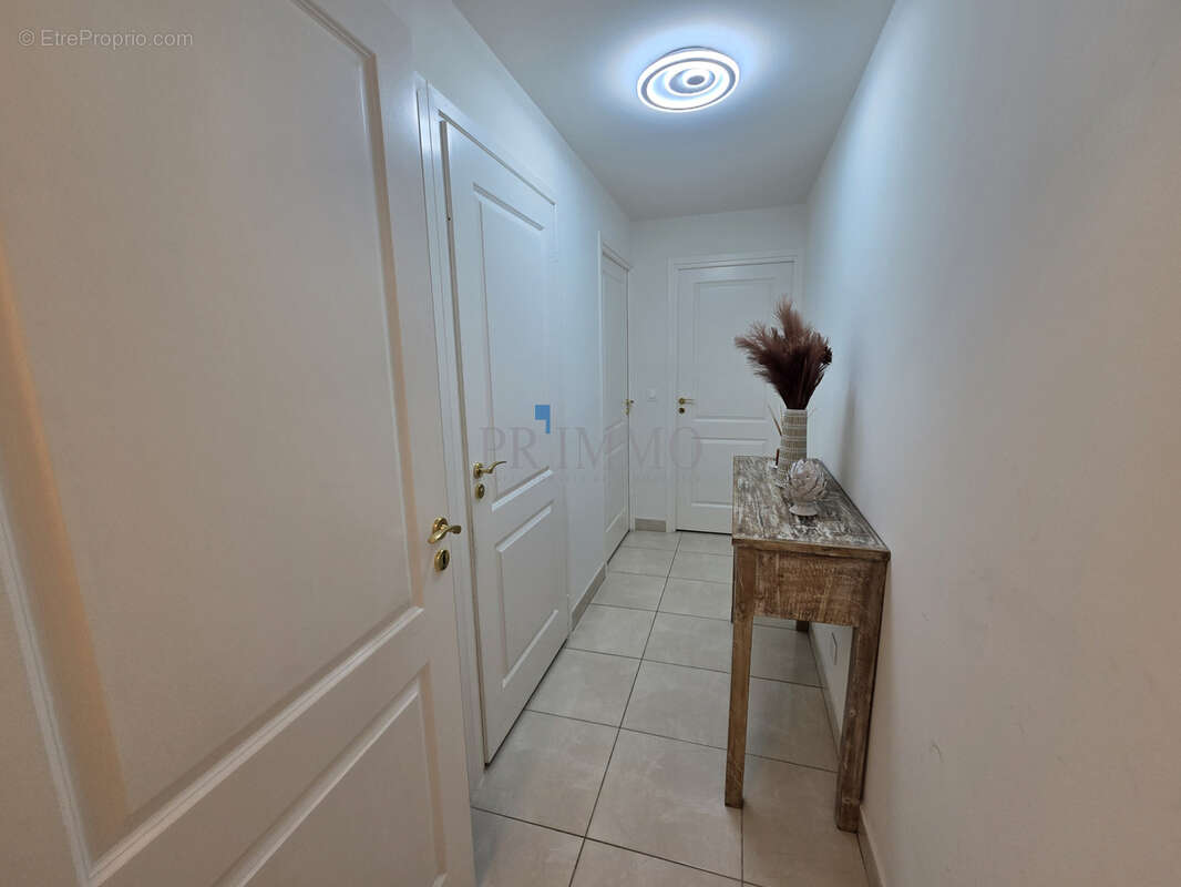 St raphael - t3 75m2 rdjardin + garage - photo 14