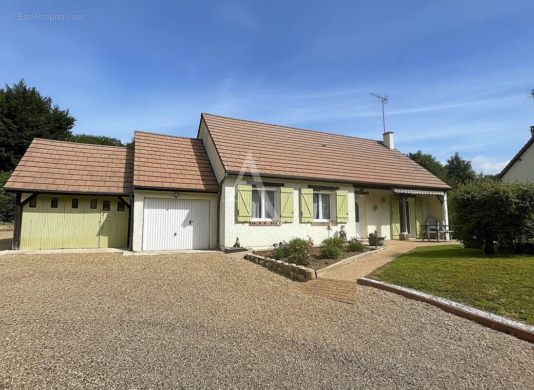Maison à CELLETTES