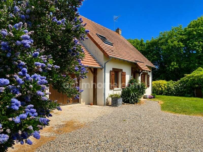 Maison à MOULT