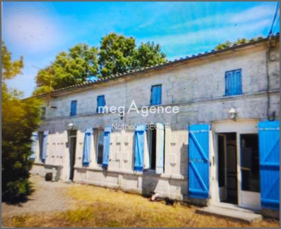 Maison à SAINT-CAPRAIS-DE-BLAYE