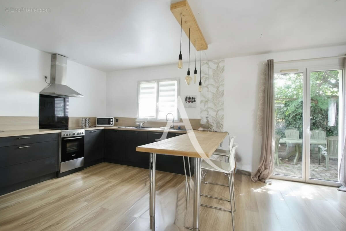 Lattes - villa plain pied - 90m2 environ - garage 20m2 - terrain 450m2 - proche tramway et commerces - photo 3
