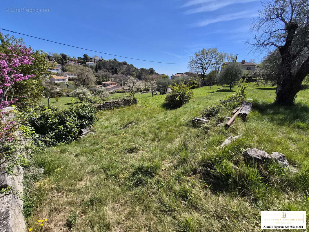 Maison à SAINT-CEZAIRE-SUR-SIAGNE