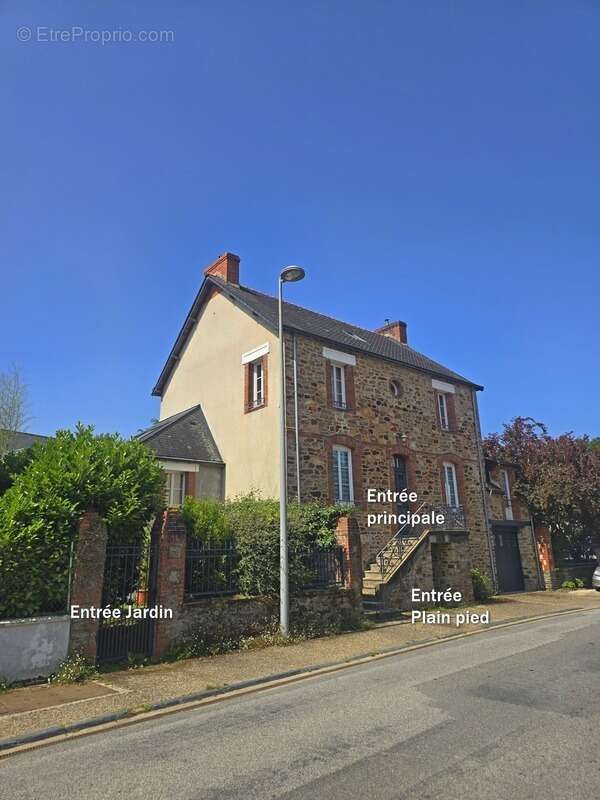 Maison à MALESTROIT