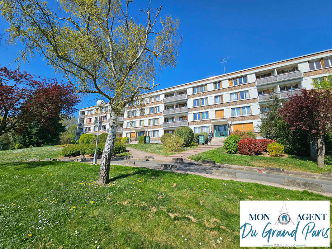 Appartement à JOUY-EN-JOSAS