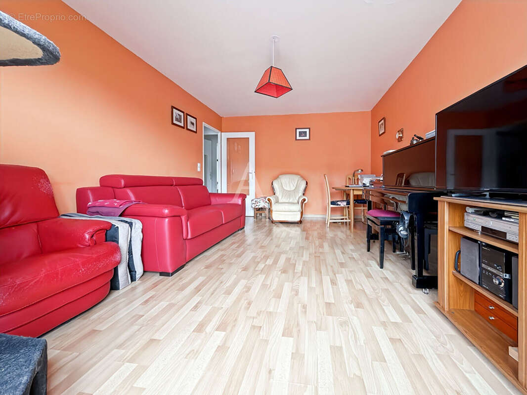 Appartement à JOUY-LE-MOUTIER