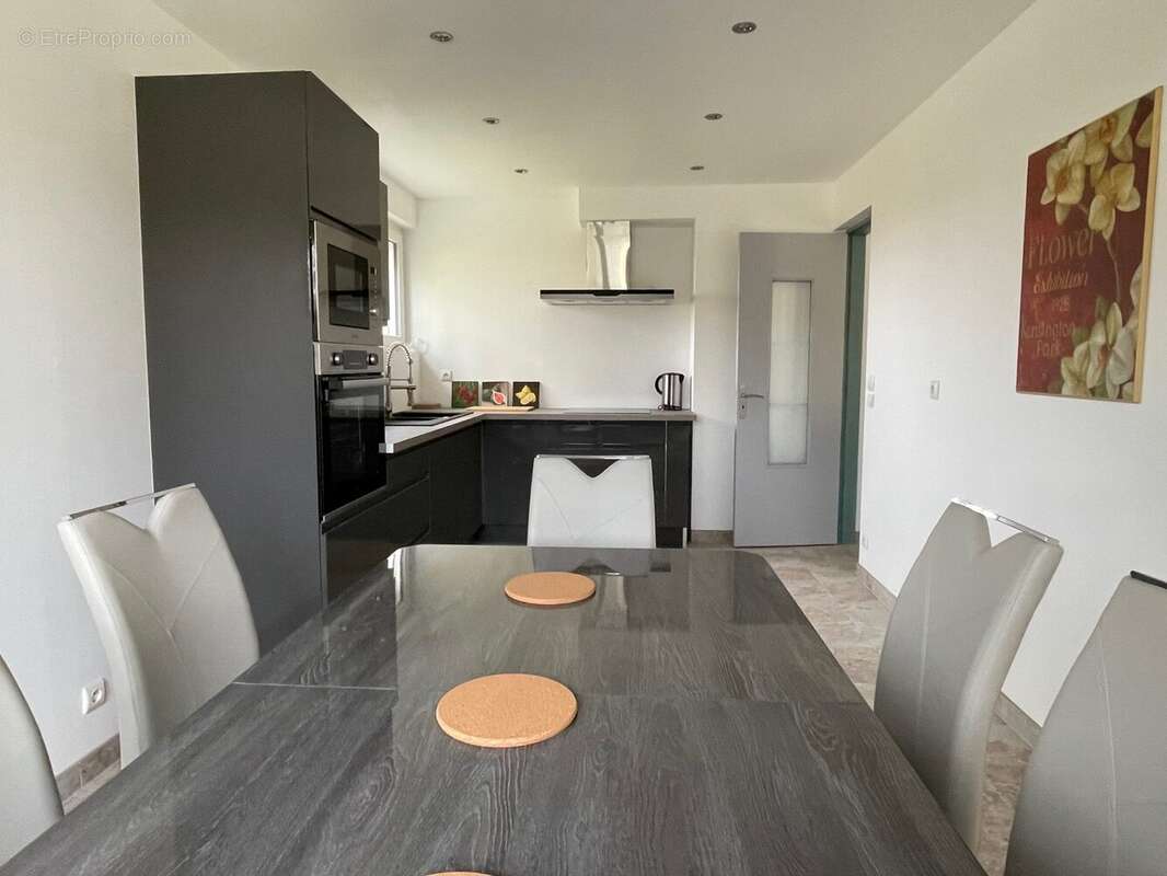Maison 85 m² à Beaumont-Le-Roger  - photo 8