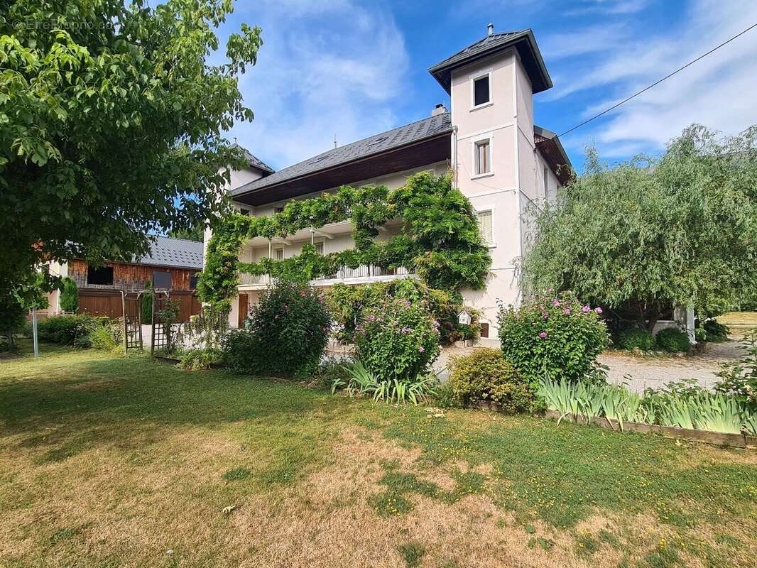 Maison 565 m² à Verrens-Arvey  - photo 7