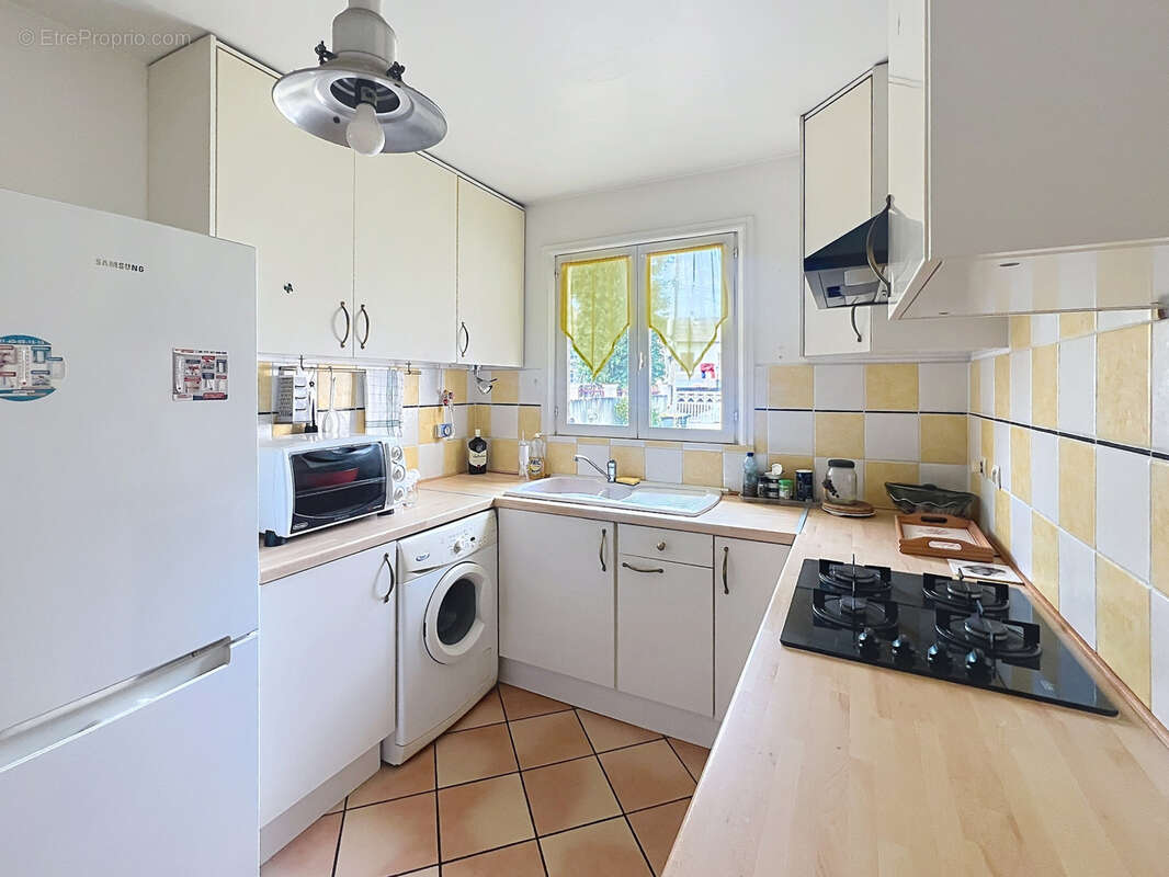 Maison plain pied sur 653 m2 st genevieve des bois - photo 9