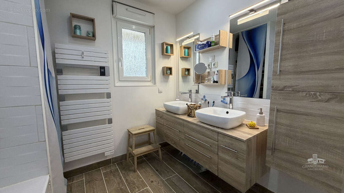 Maison à GRANDCHAMPS-DES-FONTAINES