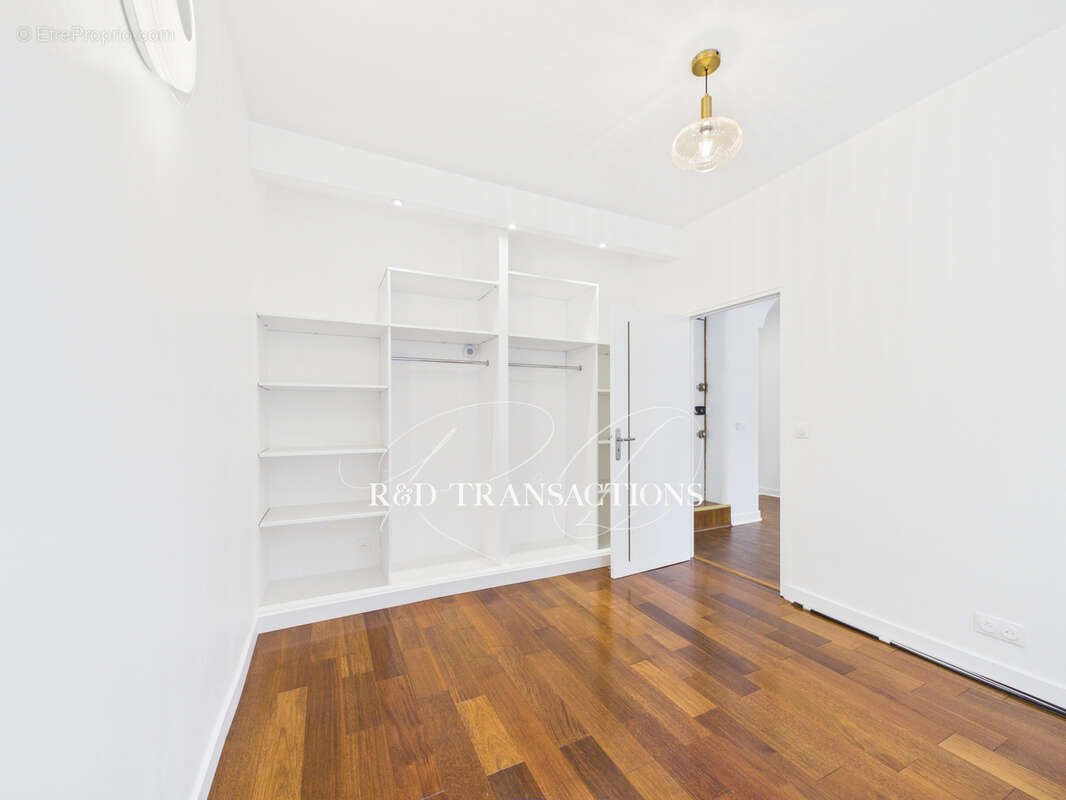 Appartement à SURESNES
