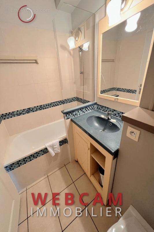 Appartement à SAINT-LAURENT-DU-VAR