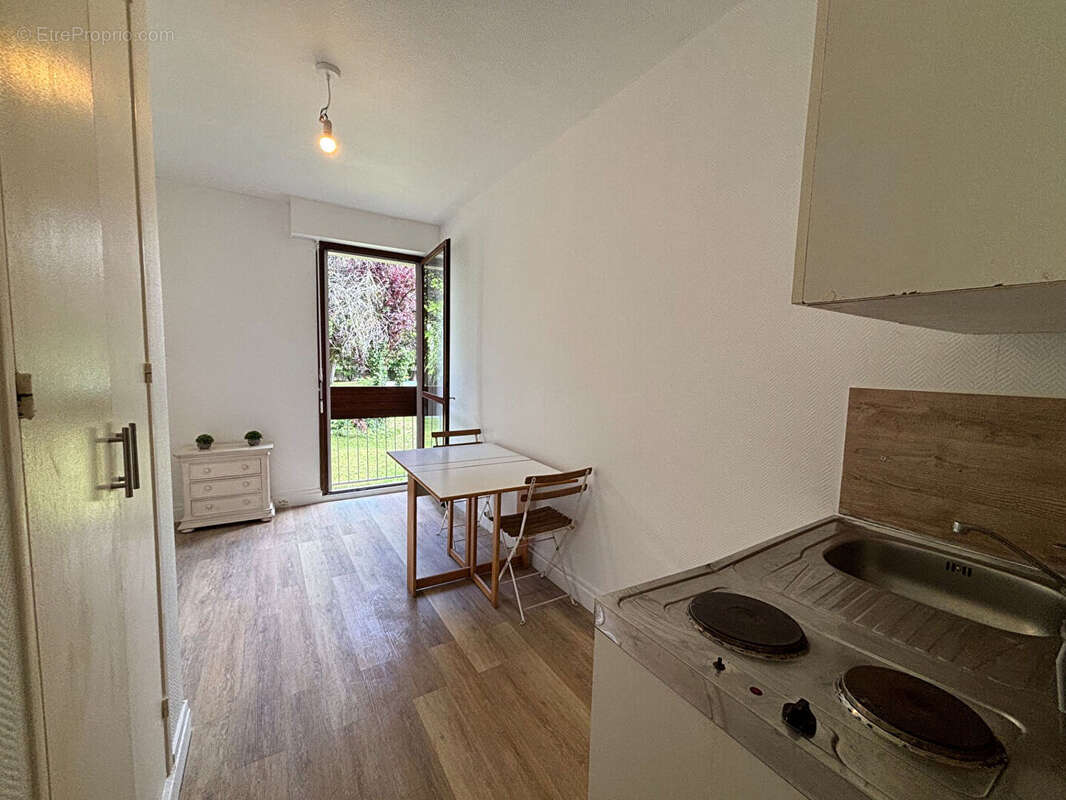 Appartement Maisons Laffitte 1 pièce(s) 12.55 m2 / - photo 2