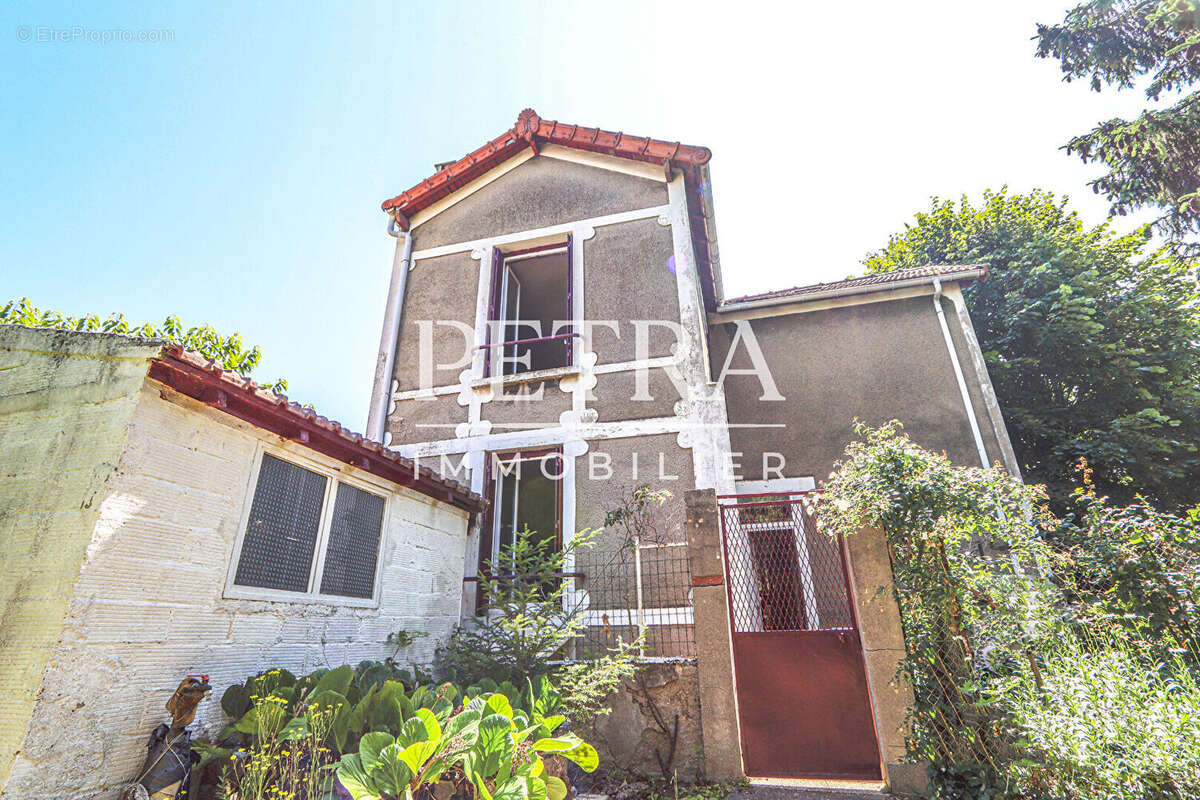 Maison à L&#039;HAY-LES-ROSES