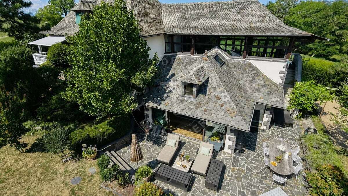 Propriété d’exception de 469 m² avec piscine intérieure - photo 5