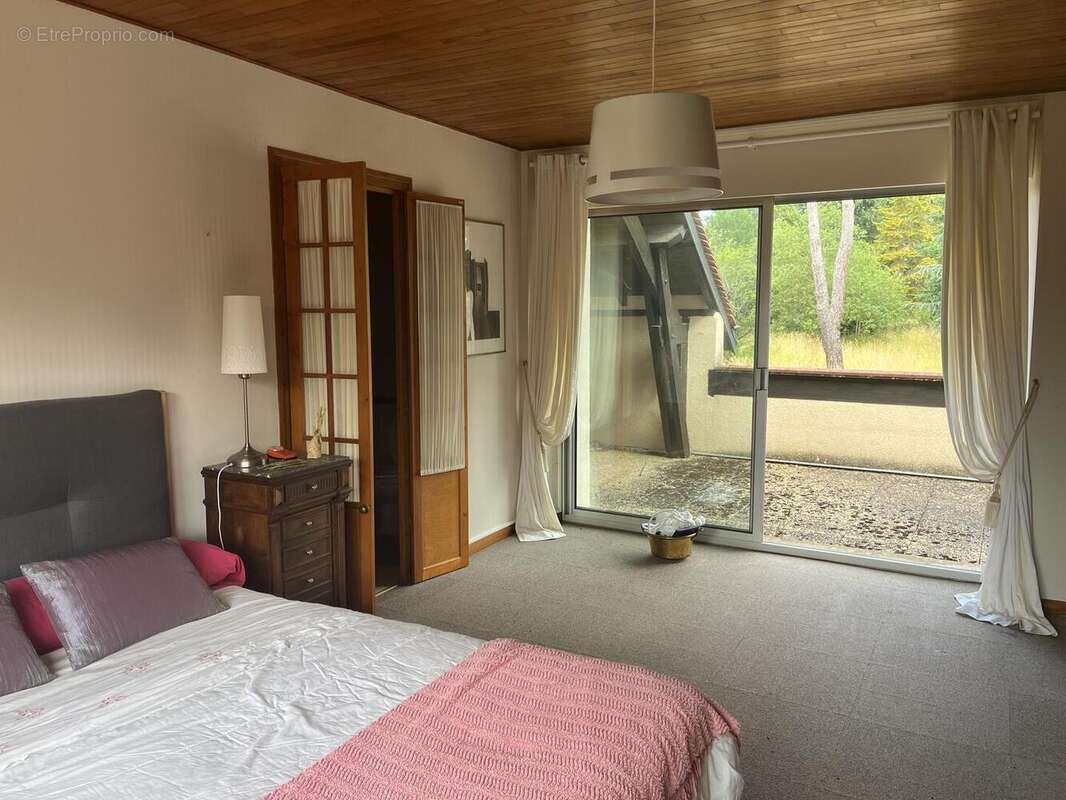 Chambre 2 - Maison à VILLENEUVE