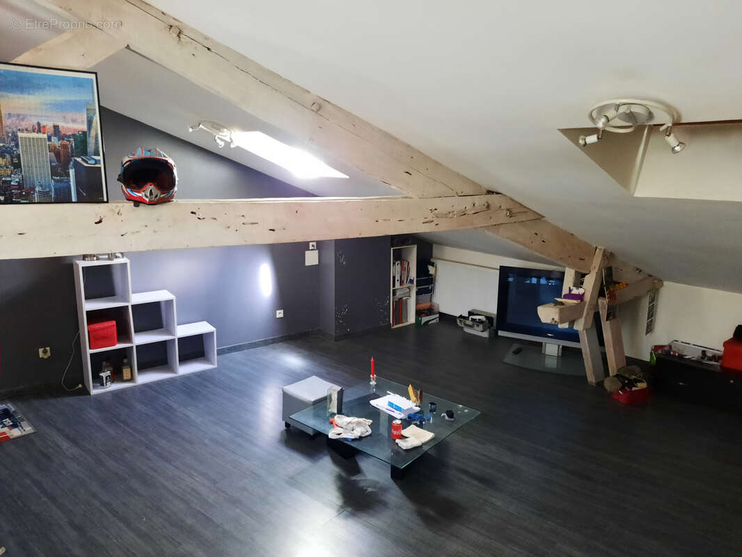 Maison à LA ROCHE-CHALAIS