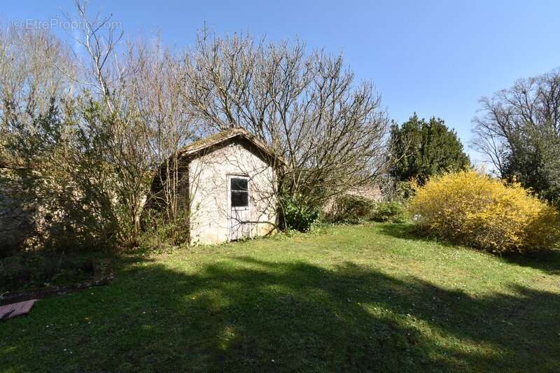 Maison à RUFFEC