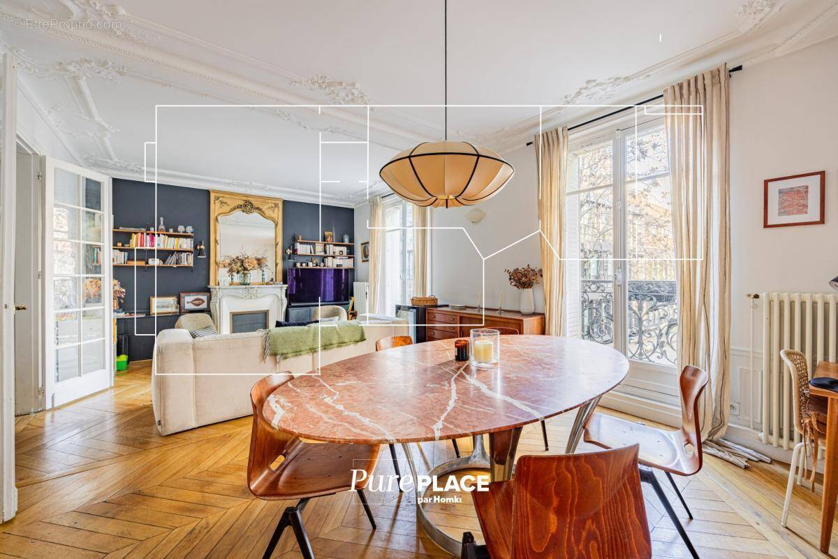 Appartement à PARIS-16E